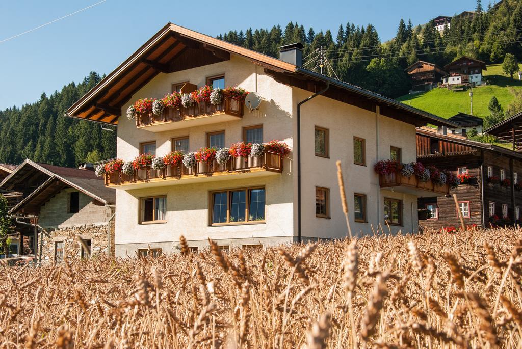 Haus Guggenberger Hotell Liesing Exteriör bild